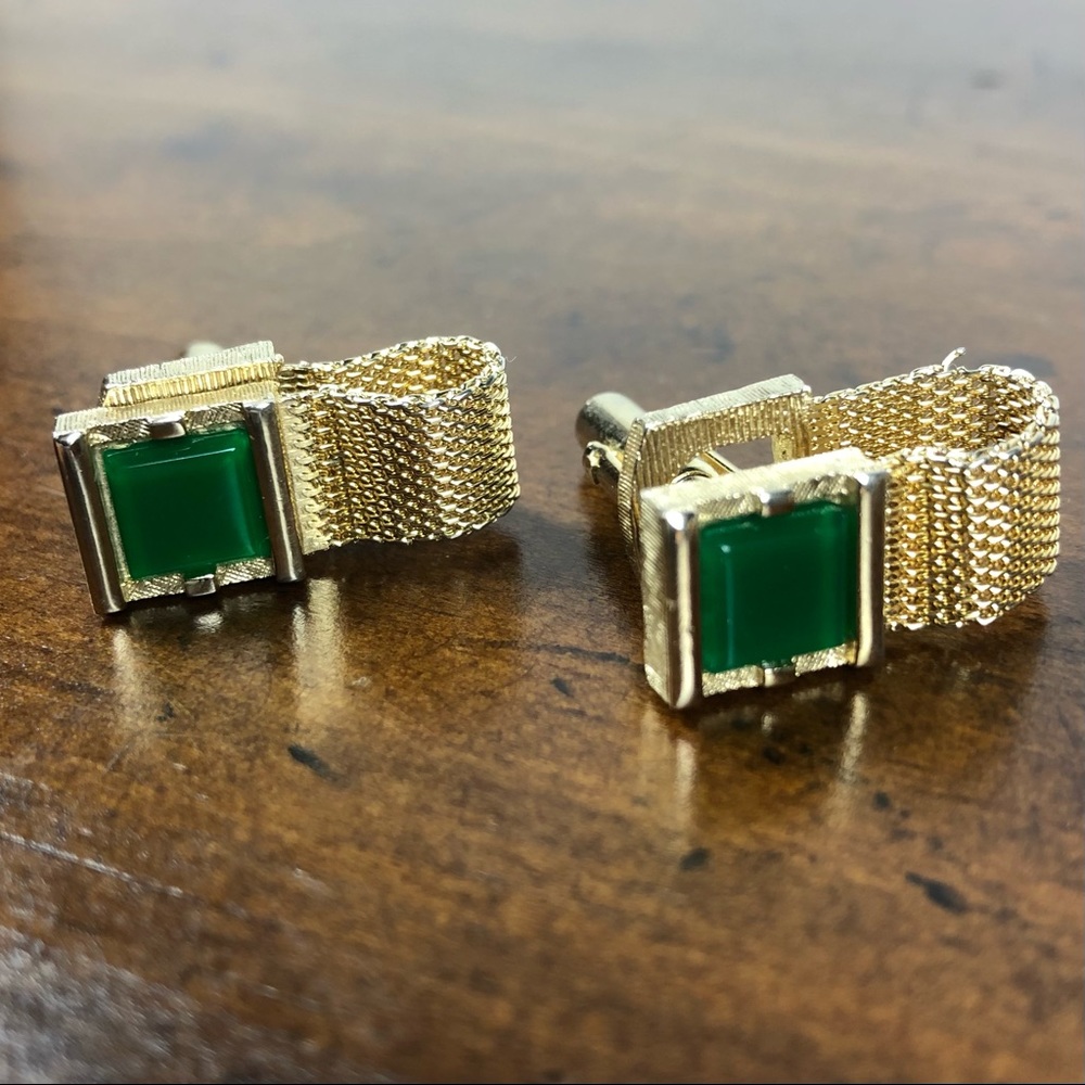 Vintage Swank Gold-Tone Chain Mesh Cufflinks Green Faux Emerald Glass 70's